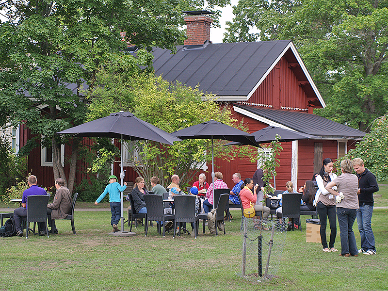 Visitors at Café Strömberg